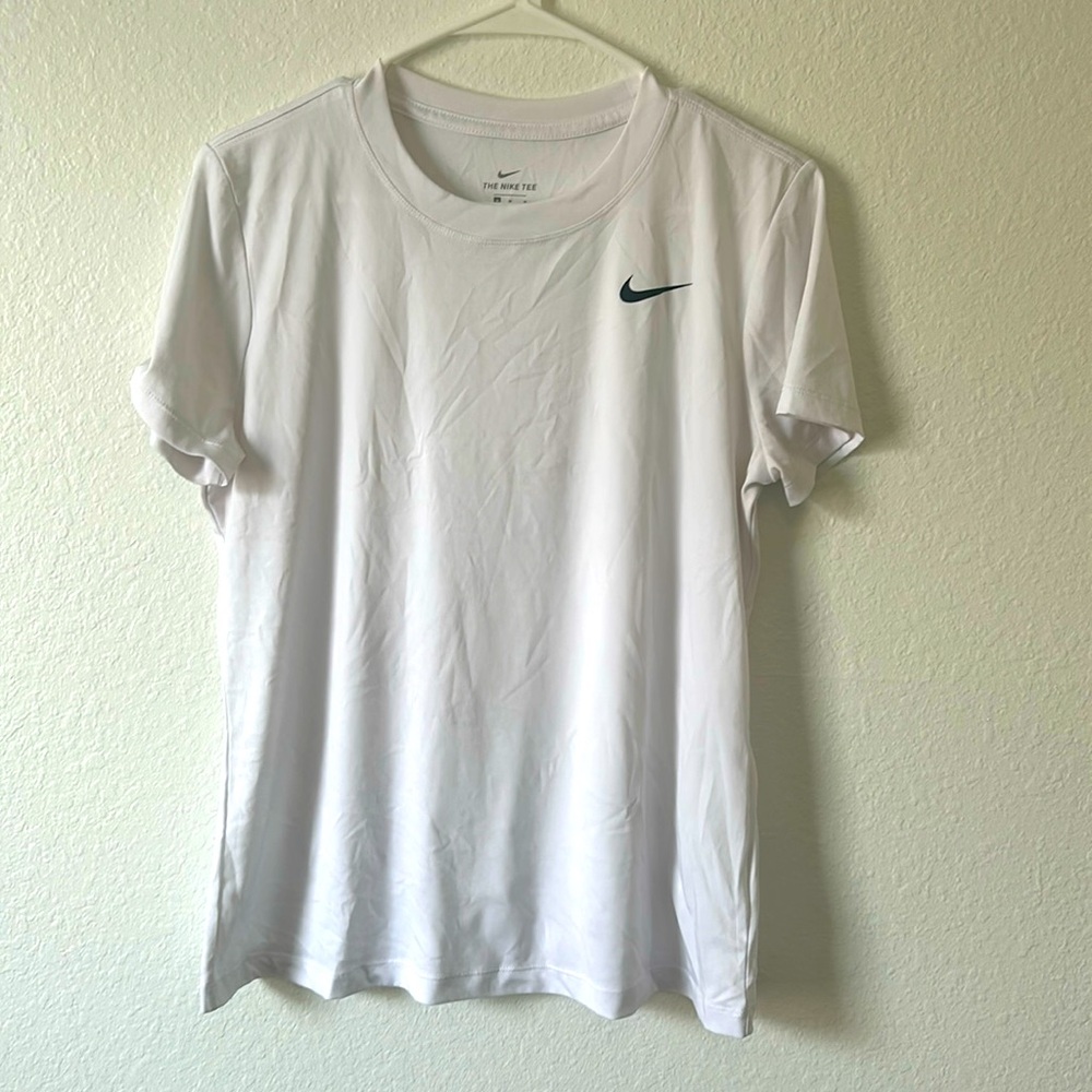 White ✔️Nike Tee